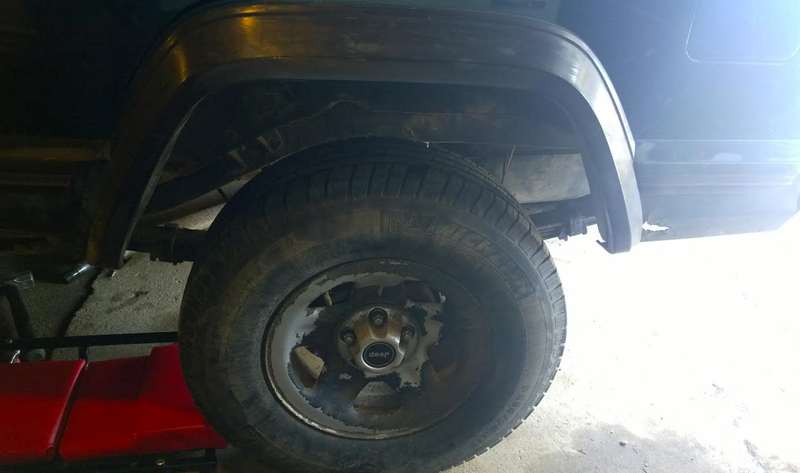 Illustration for article titled One Week Until Moab And The $600 XJ Is Slowly Coming Along